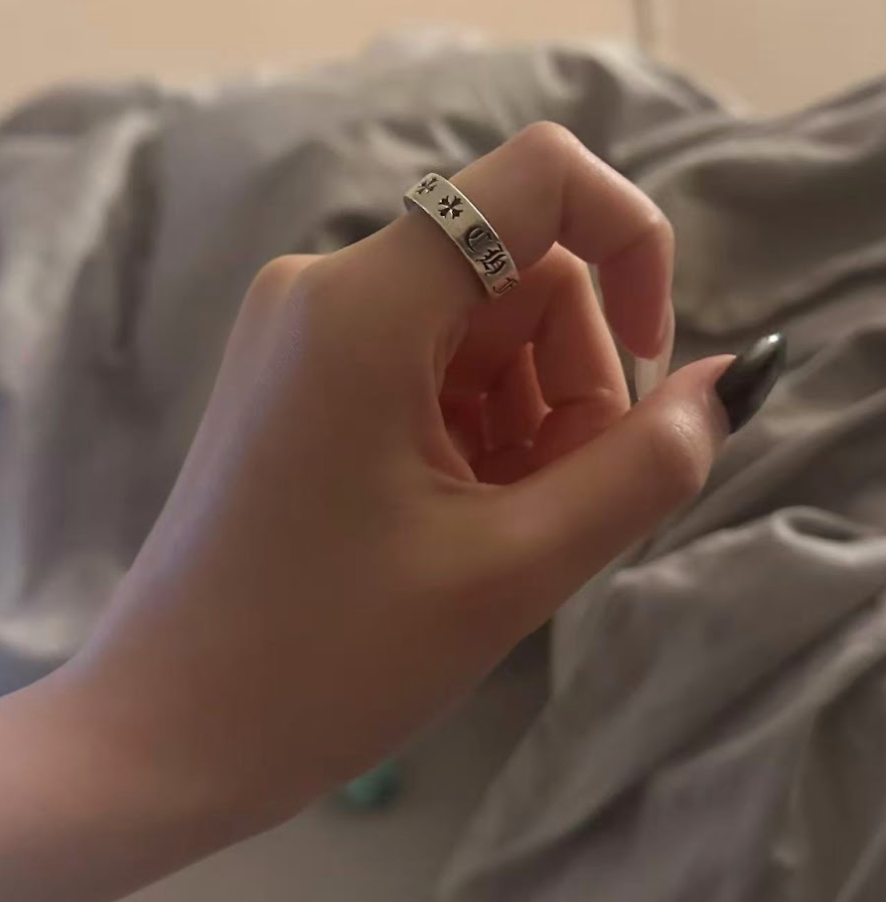 Picture of her matching ring